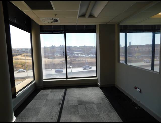 854M² OFFICE TO LET IN WAVERLEY